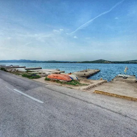 Ana Appartamento Betina (Sibenik-Knin)